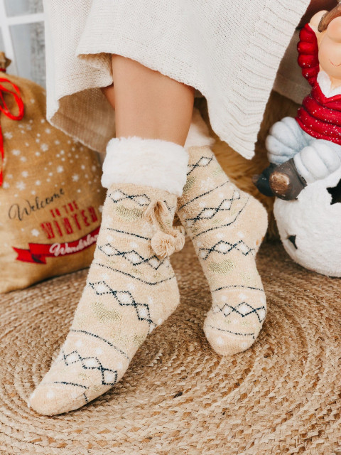 Béžové vianočné ponožky s brmbolcami