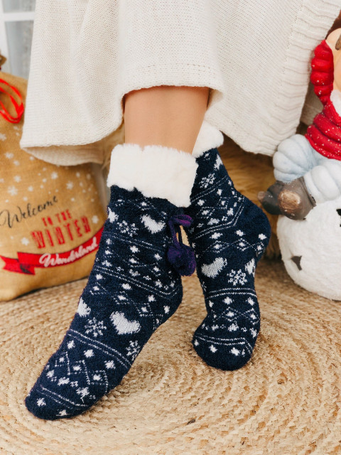 Fialové vianočné ponožky s brmbolcami