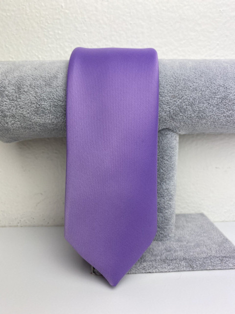 Pánska fialová saténová úzka kravata