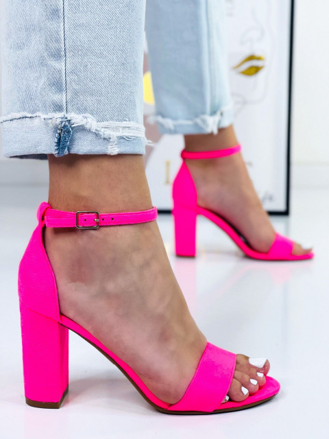 Dámske ružové sandálky s hrubým opätkom