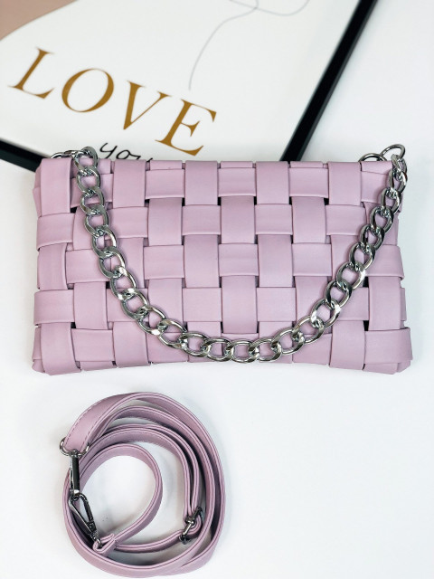 Exkluzívna dámska fialová kabelka so striebornou reťazou a remienkom