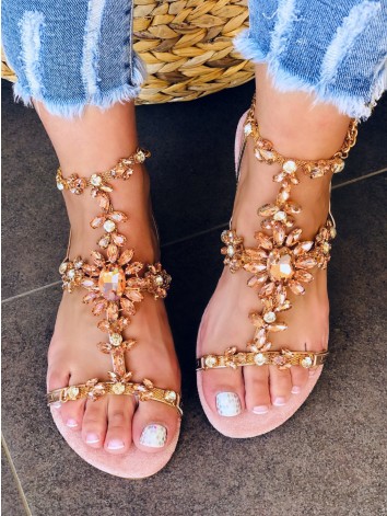 Dámske staro-zlaté sandálky s kamienkami a retiazkou