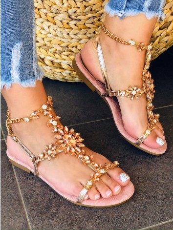 Dámske staro-zlaté sandálky s kamienkami a retiazkou