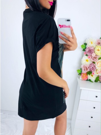 Dámske čierne tričkové šaty s potlačou