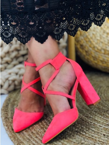 Dámske korálové sandálky s hrubým opätkom