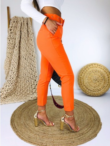 Dámske oranžové nohavice s vysokým pásom a opaskom