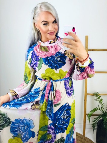 Farebné kvetované spoločenské šaty s opaskom