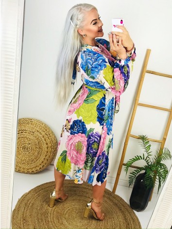 Farebné kvetované spoločenské šaty s opaskom