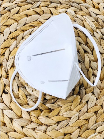 Biely respirátor KN95