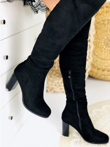 Dámske čierne čižmy na vysokom opätku