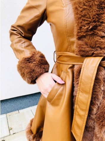 Dámska camel koženková bunda s kožušinou