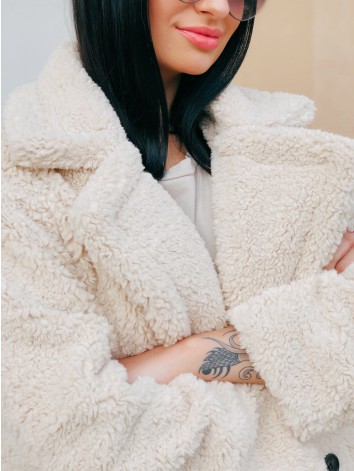 Béžový dlhý Teddy kabát