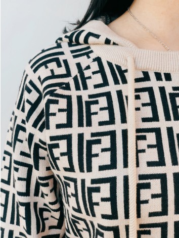 Béžové svetrové šaty s kapucňou Fendia