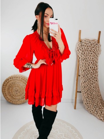 Elegantné červené šaty s čipkou