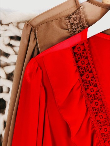 Elegantné červené šaty s čipkou