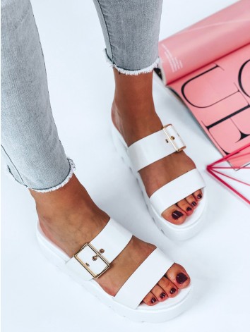 Biele šľapky na platforme Suera