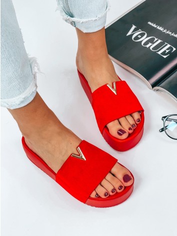Dámske červené šľapky na platforme