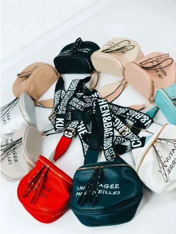 Dámska biela crossbody kabelka s nápisom
