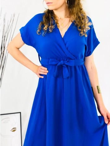 Dlhé modré šaty s opaskom Rumia