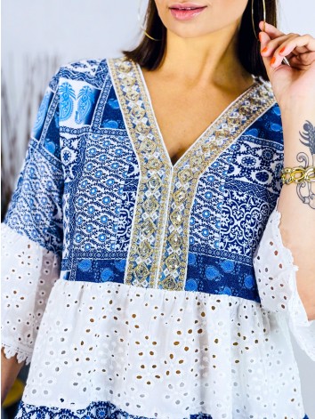 Krátke modro-biele šaty s madeirou Santorini