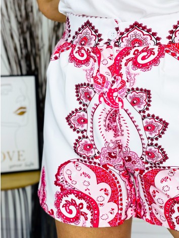 Dámske ružové kraťasy s folklórnym vzorom