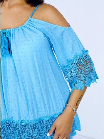 Dámska modrá blúzka s madeirou na ramienka
