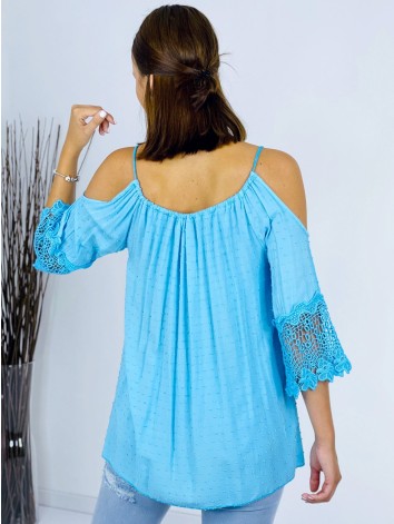 Dámska modrá blúzka s madeirou na ramienka