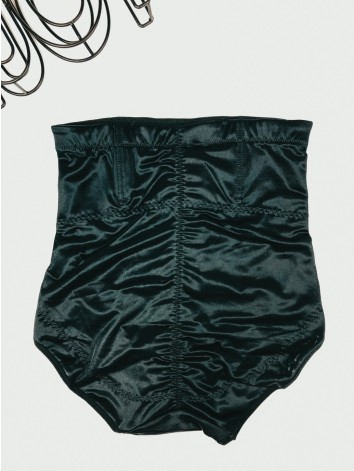 Čierne čipkované sťahovacie prádlo