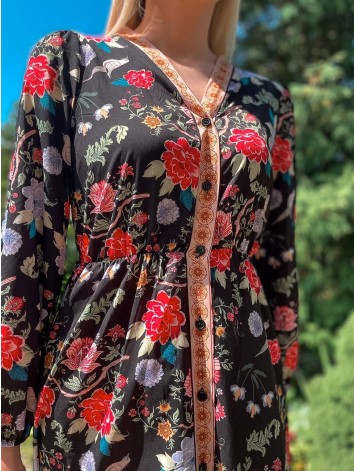 Dlhé čierne kvetované šaty s dlhým rukávom