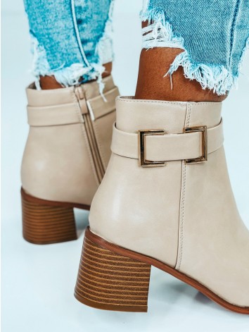 Dámske béžové členkové čižmičky na hrubom opätku