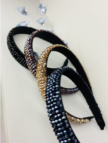 Dámska fialová čelenka s korálikmi