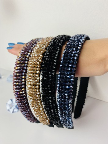 Dámska fialová čelenka s korálikmi