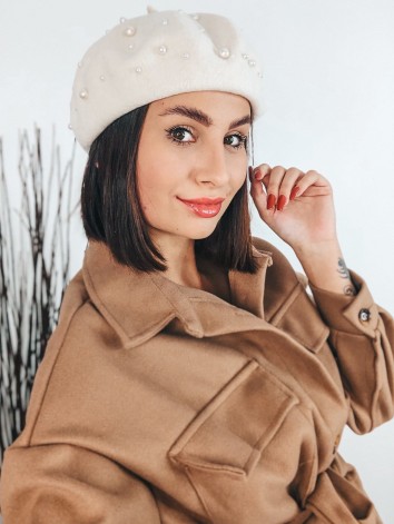 Dámska béžová pletená baretka s perlami