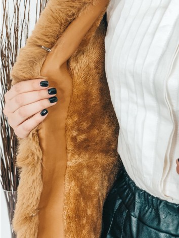 Exkluzívna hnedá kožušinová bunda s opaskom