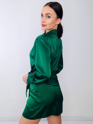 Dámske krátke zelené satenové šaty na viazanie