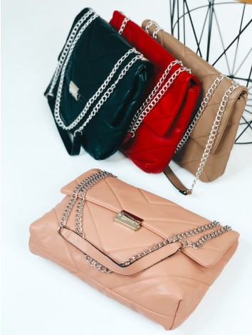 Dámska čierna kabelka so striebornou reťazou Zaja