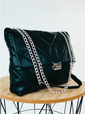 Dámska čierna kabelka so striebornou reťazou Zaja