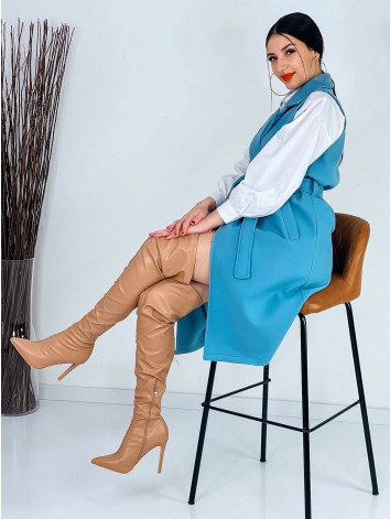 Modrá kabátová vesta s opaskom