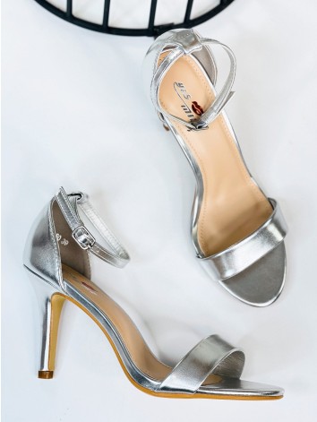 Dámske elegantné strieborné sandále