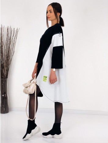 Oversize dámske trendy teplákové šaty so zipsom - biele