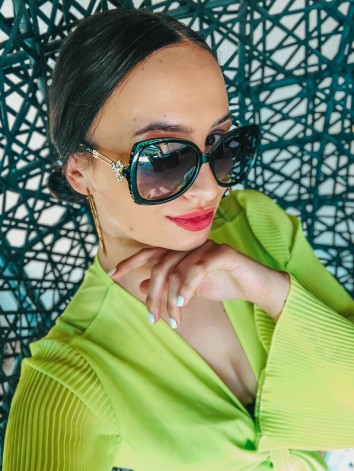 Dámske čierne slnečné okuliare s polarizačným filtrom