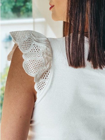 Biely dámsky elegantný top s čipkou