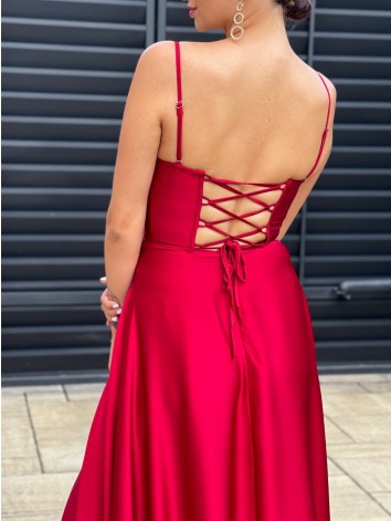 Exkluzívne dlhé saténové spoločenské šaty s razporkom - bordová