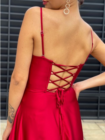 Exkluzívne dlhé saténové spoločenské šaty s razporkom - bordová