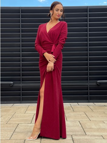Dámske dlhé spoločenské šaty s riasením a razporkom pre moletky - bordové
