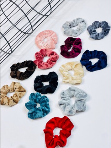 Scrunchie zamatová gumička do vlasov - bordová