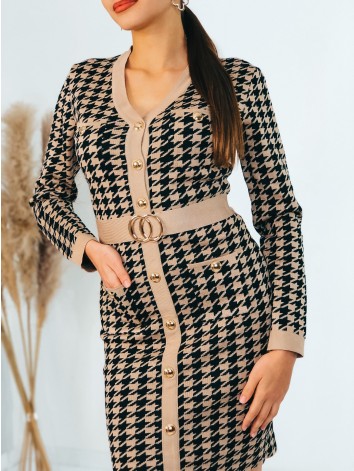 Svetrové dámske šaty so vzorom a gombíkmi - béžové