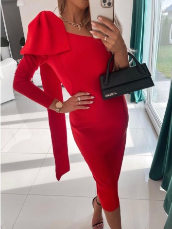 Dámske bandážové červené spoločenské šaty s rukávom