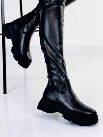 Dámske vysoké koženkové čižmy na nízkej platforme - čierne