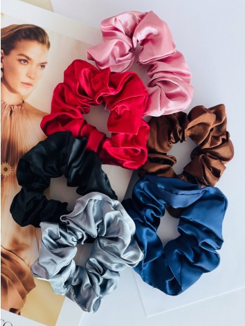 Scrunchie saténová gumička do vlasov - bordová